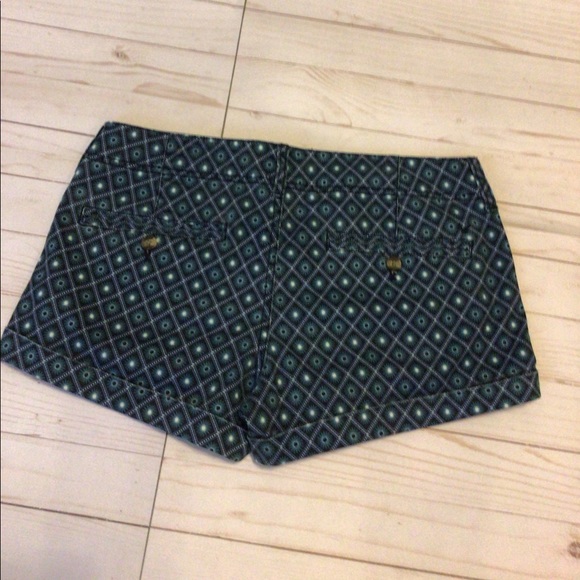 Pattern shorts - Picture 5 of 5